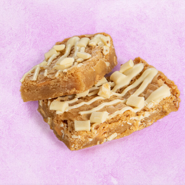 White chocolate blondie traybake slices